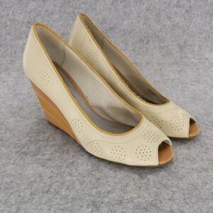 Anthropologie Pilcro and‎ the Letterpress Wedge Peep Toe Dandelion Heels 8.5M